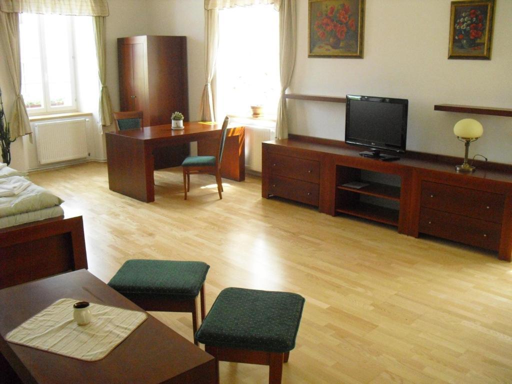 Mestsky Hotel Dorinka Hostinne  Room photo