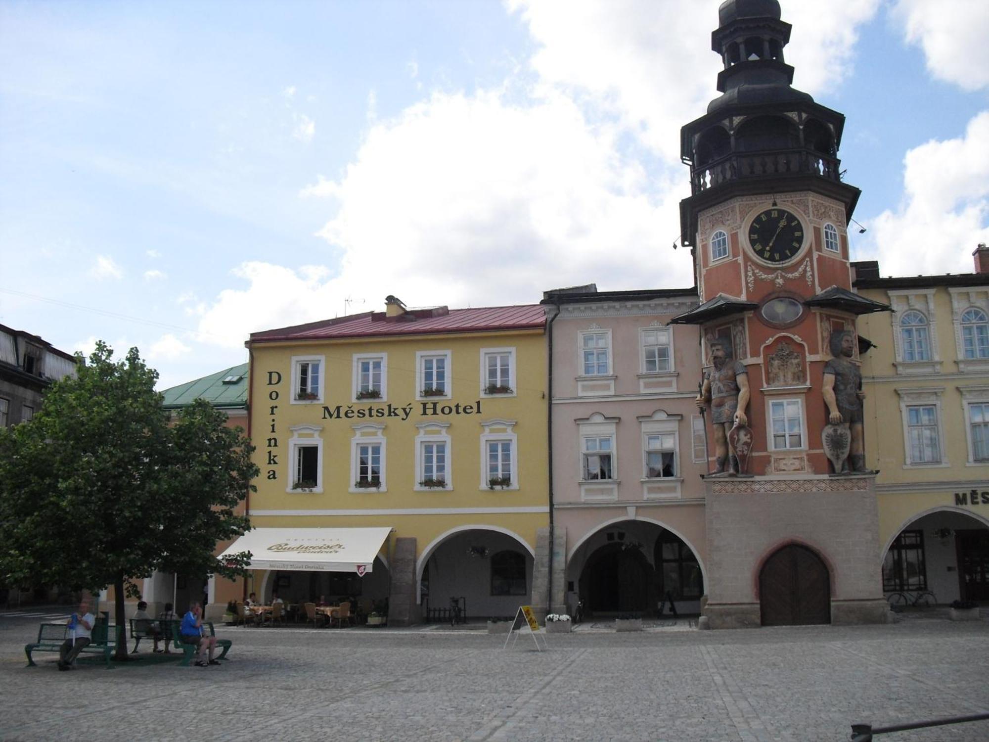 Mestsky Hotel Dorinka Hostinne  Exterior photo