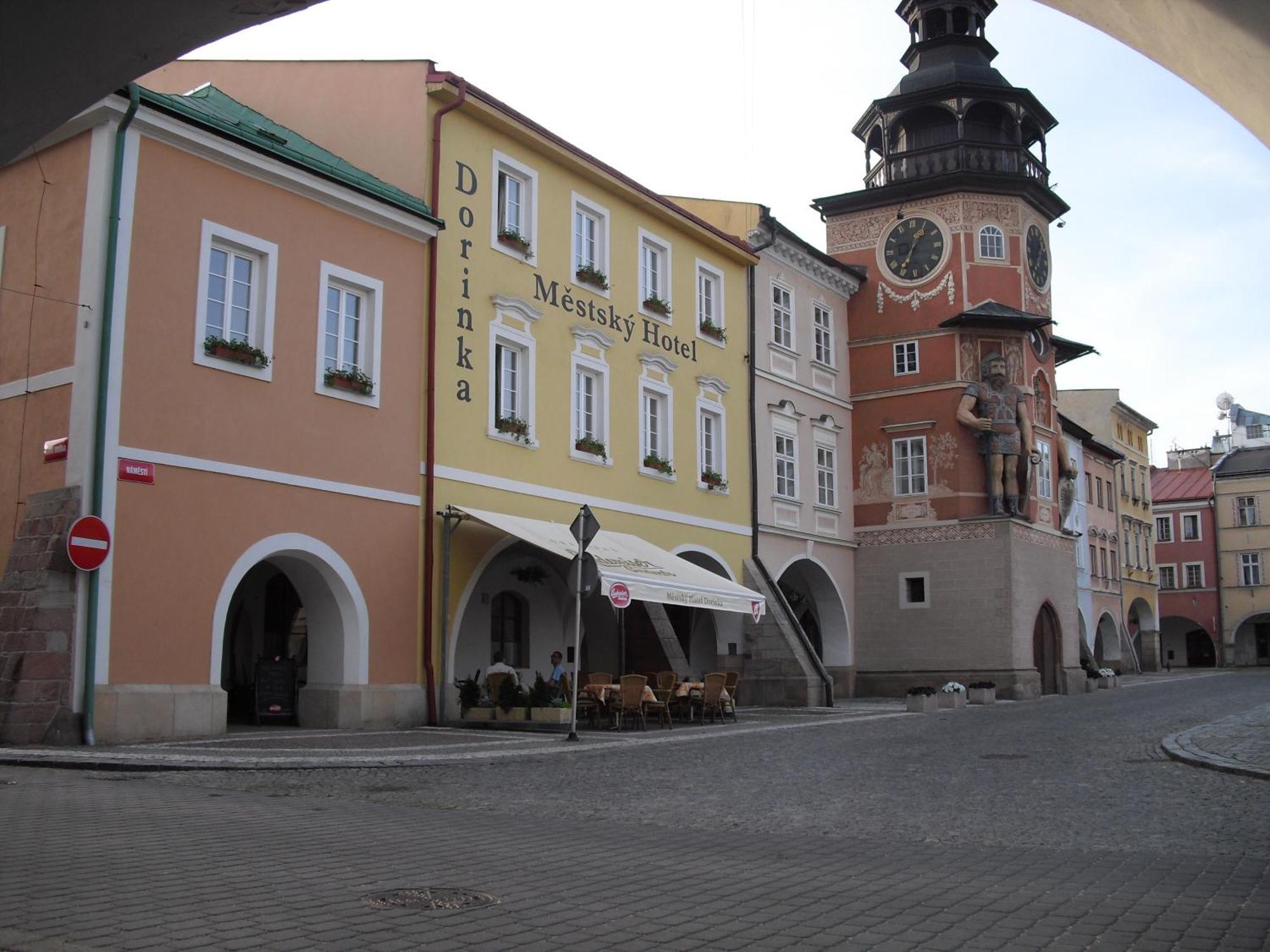 Mestsky Hotel Dorinka Hostinne  Exterior photo