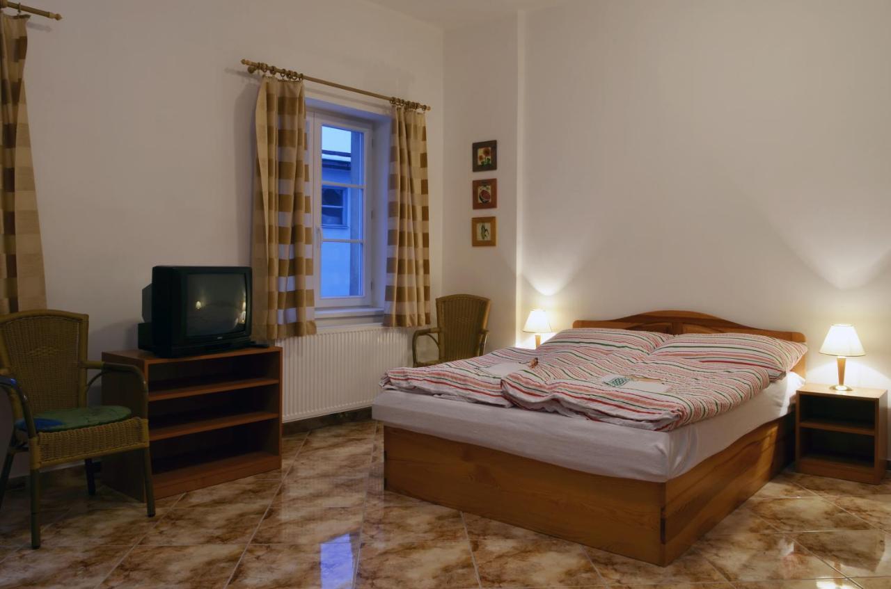 Mestsky Hotel Dorinka Hostinne  Room photo